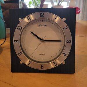 Counterclock Vanity Black and Silver Clock Square Frame